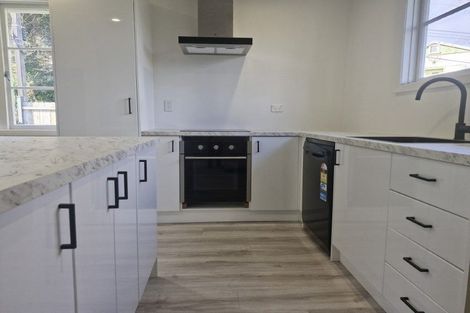 Photo of property in 7b Tasman Street, Vogeltown, New Plymouth, 4310