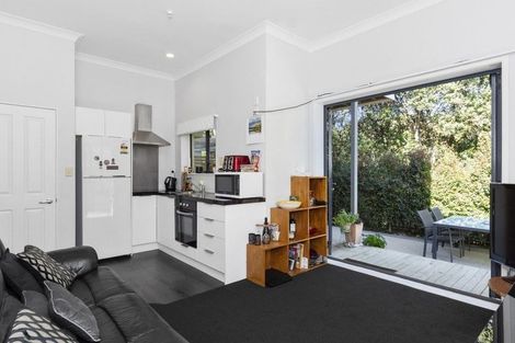 Photo of property in 14 Guildford Place, Bethlehem, Tauranga, 3110
