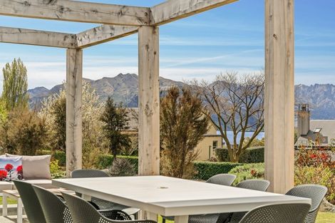 Photo of property in 14 Sunrise Bay Drive, Wanaka, 9305
