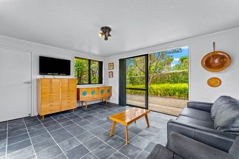 Photo of property in 381 Oaia Road, Muriwai, Waimauku, 0881