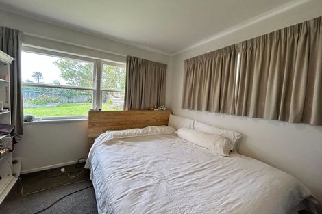 Photo of property in 33 Pupuke Road, Birkenhead, Auckland, 0627