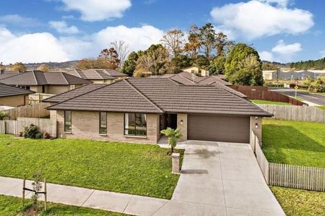 Photo of property in 2 Captain Mitchell Drive, Opaheke, Papakura, 2113