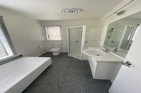 Photo of property in 17 Law Lane, Mount Pleasant, Christchurch, 8081