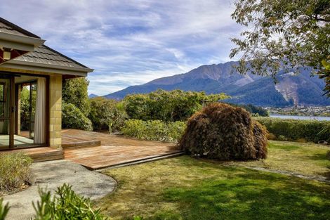 Photo of property in 16 Oregon Drive, Kelvin Heights, Queenstown, 9300