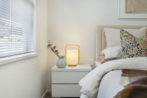 Photo of property in 12 Kiernan Place, Kelston, Auckland, 0602