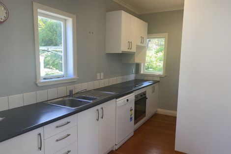 Photo of property in 25 Omar Street, Khandallah, Wellington, 6035