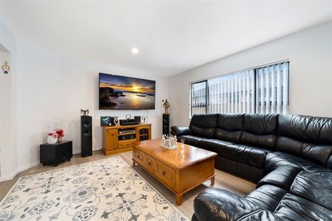 Photo of property in 23 Riverglade Parkway, Te Atatu South, Auckland, 0610