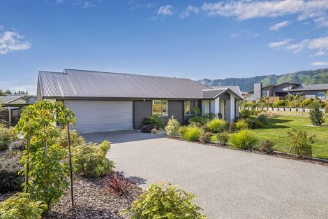Photo of property in 2 Lamont Place, Waikanae, 5036