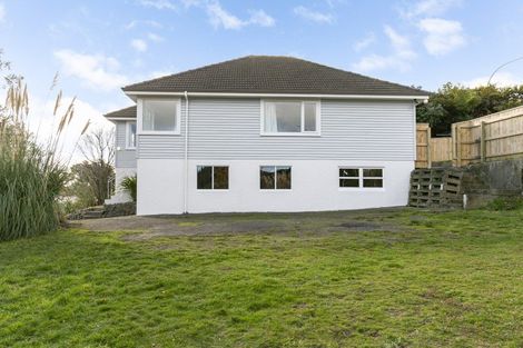 Photo of property in 12 Ranui Terrace, Tawa, Wellington, 5028