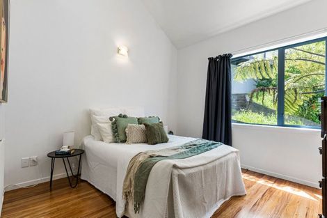 Photo of property in 32 Mandalay Terrace, Khandallah, Wellington, 6035