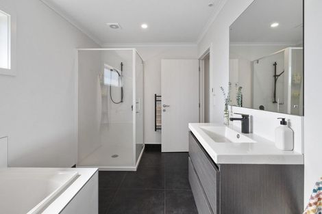 Photo of property in 6 Waimarama Court, Roslyn, Palmerston North, 4414