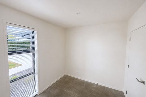 Photo of property in 5 Wheeler Place, Upper Vogeltown, New Plymouth, 4310