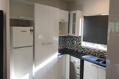 Photo of property in 27 Dovey Place, Massey, Auckland, 0614