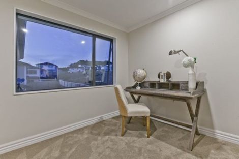 Photo of property in 5 Tawa Place, Orewa, 0931