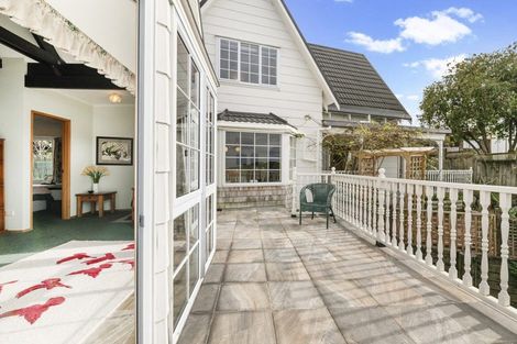 Photo of property in 32 Corunna Road, Milford, Auckland, 0620