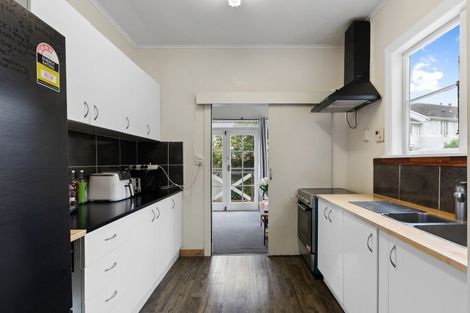 Photo of property in 4 Tara Street, Riccarton, Christchurch, 8041