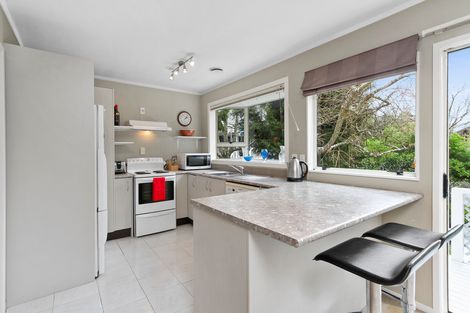 Photo of property in 17a Woodfern Crescent, Titirangi, Auckland, 0604