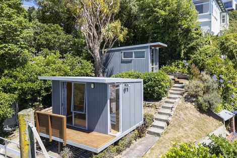 Photo of property in 66 Kelburn Parade, Kelburn, Wellington, 6012
