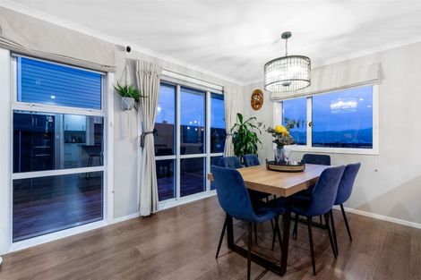 Photo of property in 11 Rotorua Grove, Aotea, Porirua, 5024