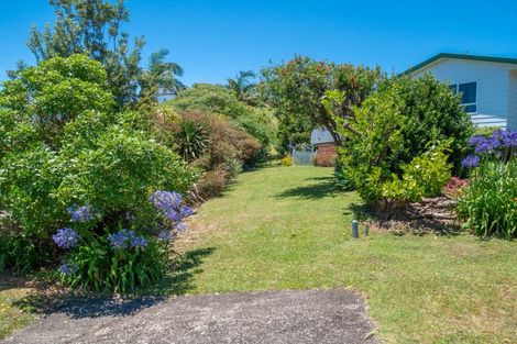 Photo of property in 40 Stratford Drive, Cable Bay, 0420
