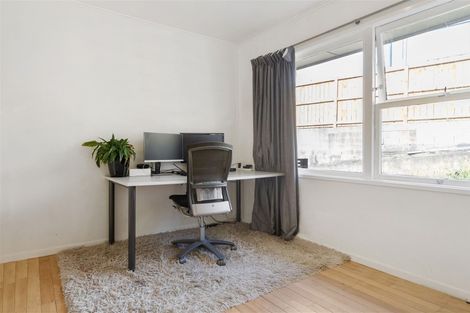 Photo of property in 3/6 Kororo Street, Northcote, Auckland, 0627