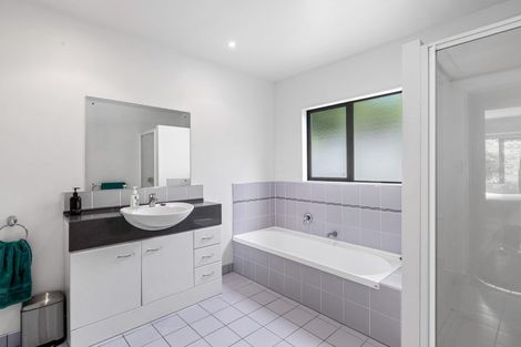 Photo of property in 41e Salisbury Road, Birkdale, Auckland, 0626