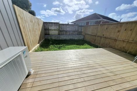 Photo of property in 3/25 Vodanovich Road, Te Atatu South, Auckland, 0610