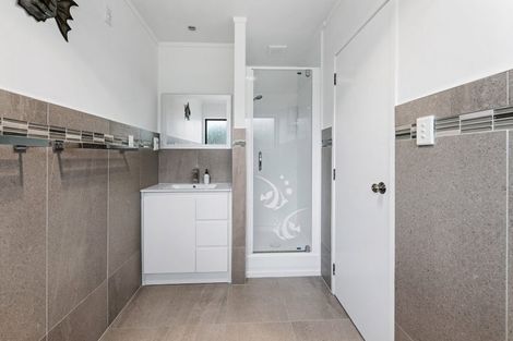 Photo of property in 6 Baronie Court, Half Moon Bay, Auckland, 2012