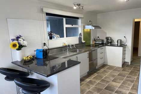 Photo of property in 13 Matthew Place, Kawaha Point, Rotorua, 3010