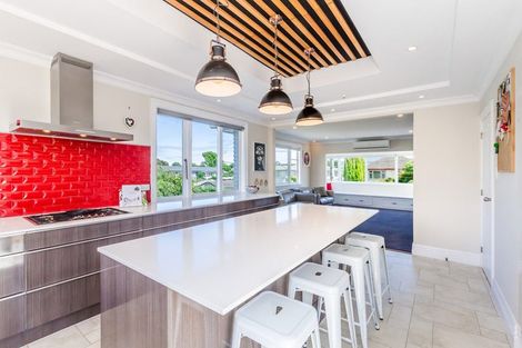 Photo of property in 12 Gray Avenue, Paraparaumu Beach, Paraparaumu, 5032