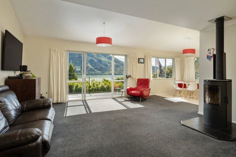 Photo of property in 69 Moenui Road, Havelock, Picton, 7281