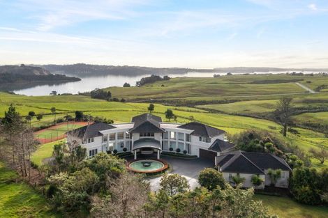 Photo of property in 189 Vaughans Road, Okura, Albany, 0792