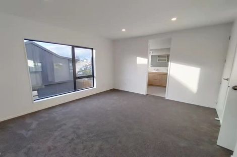 Photo of property in 36d Marendellas Drive, Bucklands Beach, Auckland, 2014