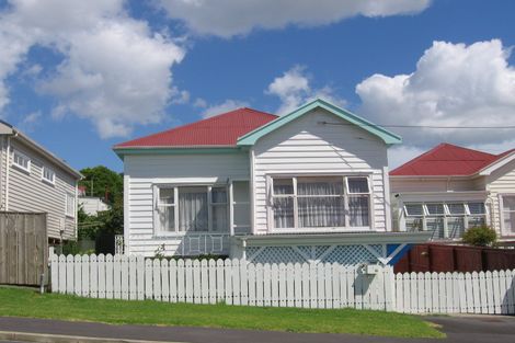 Photo of property in 3 Rutland Road, Stanley Point, Auckland, 0624