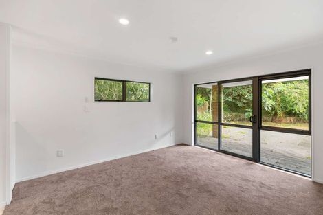 Photo of property in 10 Gleaming Place, Waiuku, 2123