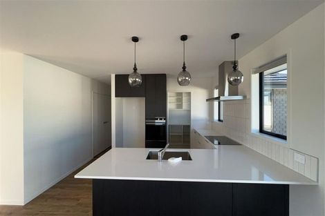 Photo of property in 107 Kaurinui Crescent, One Tree Point, 0118