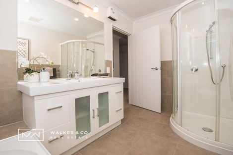 Photo of property in 14 Cosgrove Rise, Riverstone Terraces, Upper Hutt, 5018