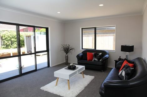 Photo of property in 5 Market Lane, Westown, New Plymouth, 4310