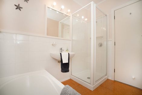 Photo of property in 8 Swansea Street, Hokowhitu, Palmerston North, 4410