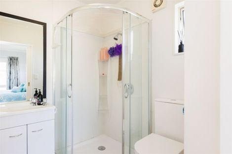 Photo of property in 43 Dalfield Place, Highbury, Palmerston North, 4412