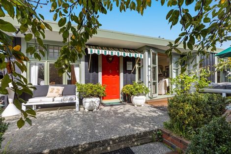 Photo of property in 16a Laurence Street, Manly, Whangaparaoa, 0930