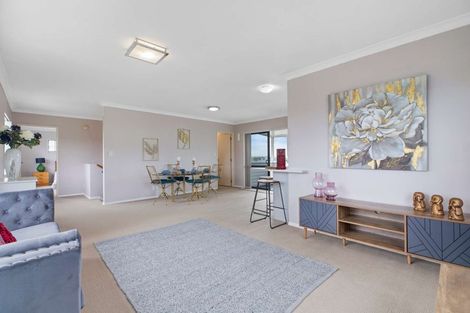 Photo of property in 5 Hocken Place, Mangere Bridge, Auckland, 2022