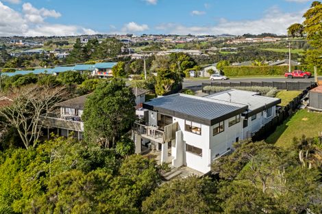 Photo of property in 54 The Avenue, Albany, Auckland, 0632