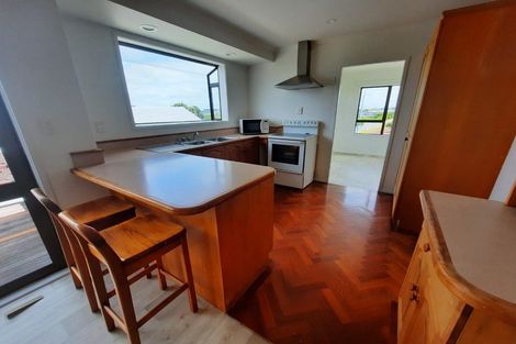 Photo of property in 32 Hadley Wood Drive, Wattle Downs, Auckland, 2103