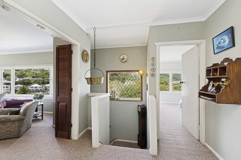 Photo of property in 8 Allington Road, Karori, Wellington, 6012