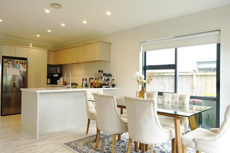 Photo of property in 13 Nganui Avenue, Takanini, 2112