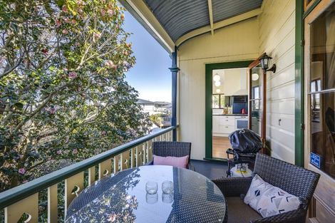 Photo of property in 2 Cobden Crescent, Bluff Hill, Napier, 4110