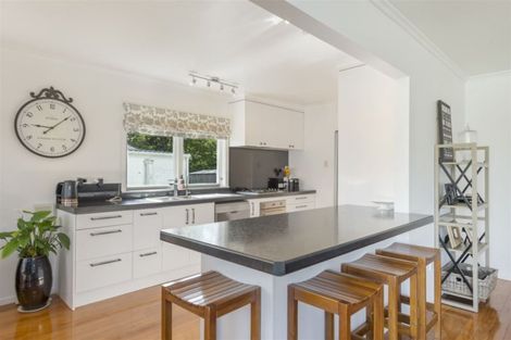 Photo of property in 6 Burwood Place, Silverdale, Hamilton, 3216