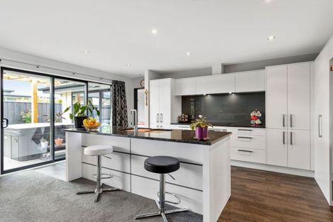 Photo of property in 99 Shillingford Boulevard, Rolleston, 7615