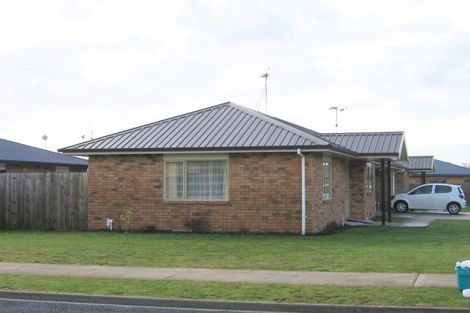 Photo of property in 5 Kittyhawk Place, Melville, Hamilton, 3206